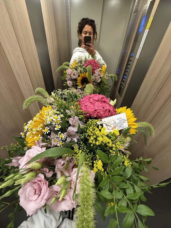 Donáška kytíc vo výťahu - FlorArt Nitra